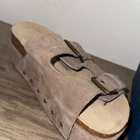 Cushionaire Women's Suede Platform Sandals - Picture 6 of 8